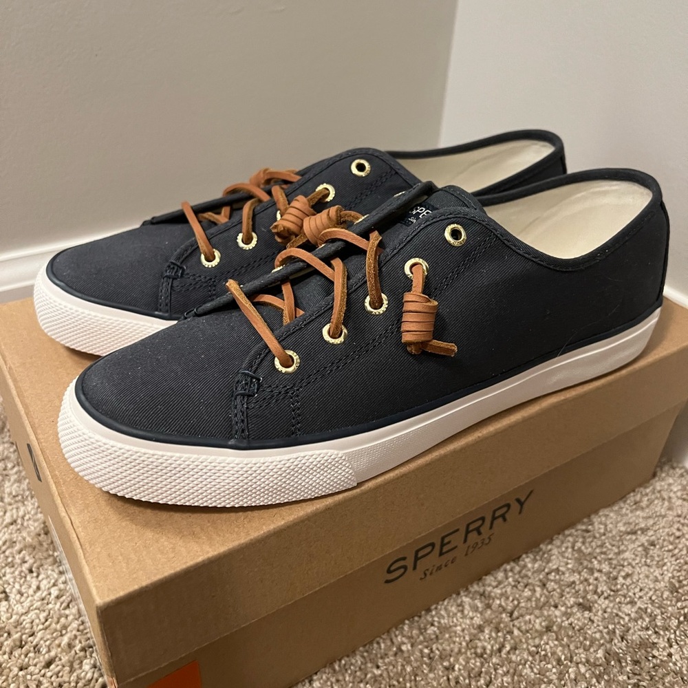 Brand new navy blue Sperry tennis shoes! Size 10